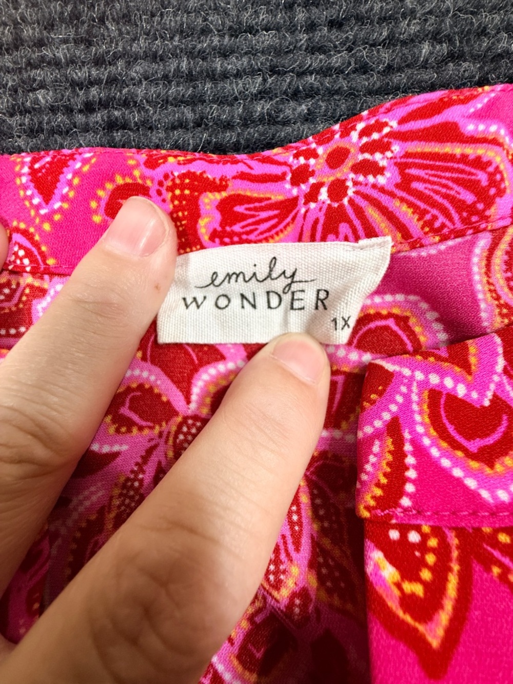 Emily Wonder Pink Floral Ruffle Sleeve Keyhole Top Boho 1X Plus - Picture 5 of 5